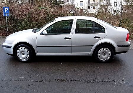 VW Bora Volkswagen 1.6 gut, durchrepariert u tagfrischer TÜV