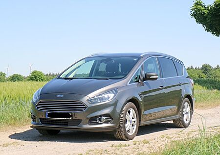 Ford S-Max 2,0 TDCi 132kW Titanium PowerShift Tit...