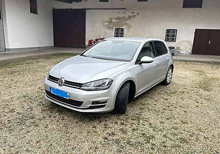 VW Golf Volkswagen 1.4 TSI BMT Highline/Standheizung/Rückfahrk