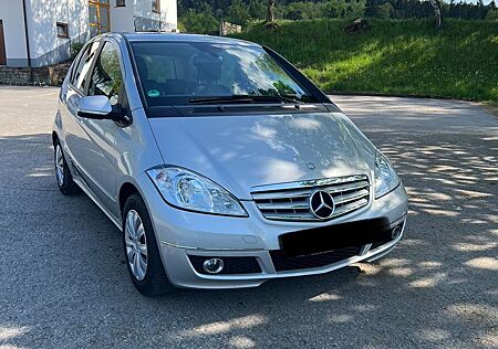 Mercedes-Benz A 160 BlueEFFICIENCY Navi/SHZ/Multi/ Scheckheft