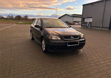 Opel Astra 1.6 -