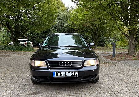 Audi A4 B5 1.6 - ROSTFREI + Winterreifen