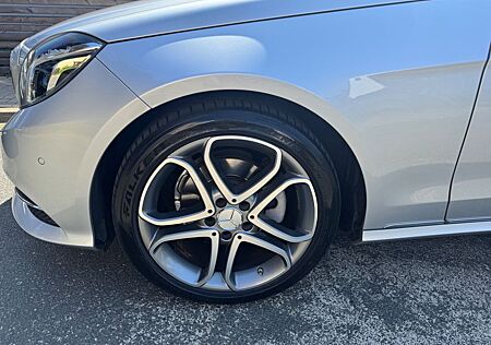Mercedes-Benz E 200 AVANTGARDE AVANTGARDE