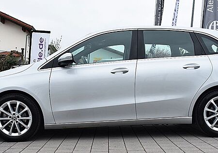 Mercedes-Benz B 180 B / Pano