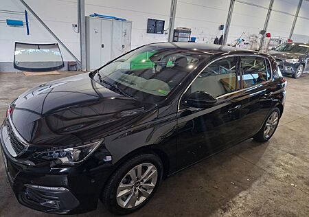 Peugeot 308 PureTech 130 EAT8 Allure Allure
