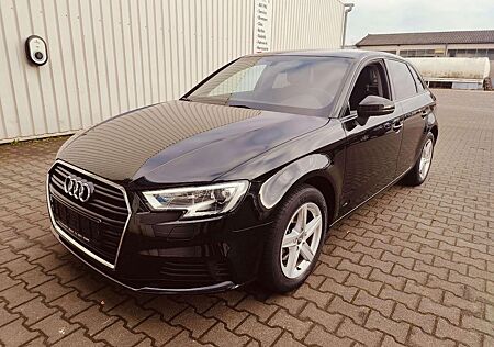 Audi A3 Navi Leder Shz PDC Alu Tempomat Xenon