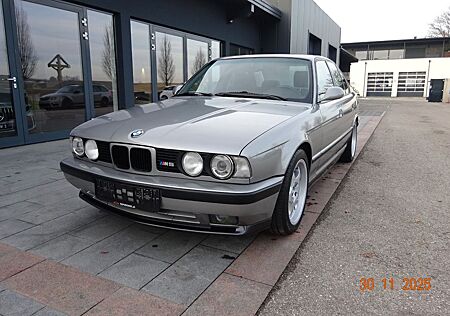 BMW M5 E34 "sehr gepflegt"