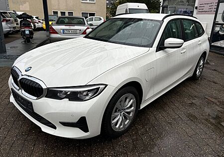 BMW 330 Baureihe 3 Touring e Advantage