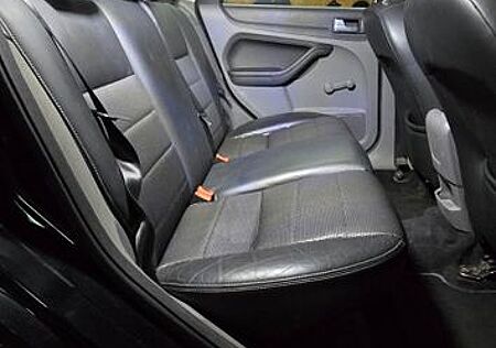 Ford Focus 1,6 Ti-VCT Black Magic Turnier Black Magic