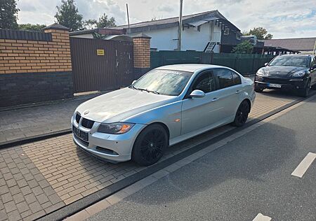 BMW 318i -
