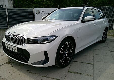 BMW 330 e Touring M Sport eAHK Head-Up Driving-Assis