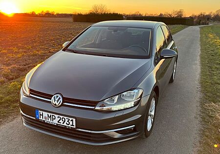 VW Golf Volkswagen 1.0 TSI BMT Comfortline Comfortline