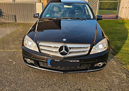 Mercedes-Benz C 180 CGI BlueEFFICIENCY AVANTGARDE AHK