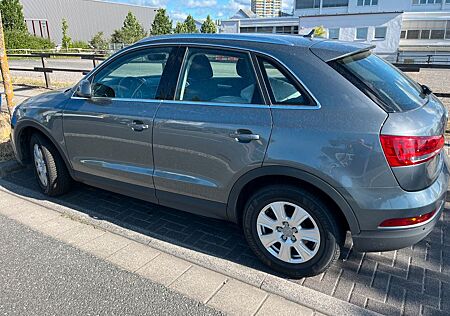 Audi Q3 2.0 TDI S tronic quattro -