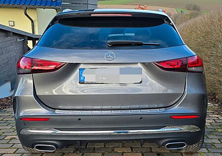 Mercedes-Benz GLA 250 4MATIC DCT - VOLLAUSSTATTUNG