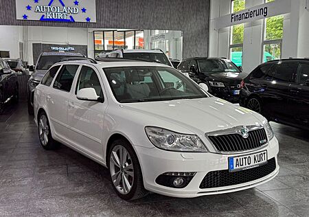 Skoda Octavia Combi RS*Navi*Glasdach*Xenon*1.Hand