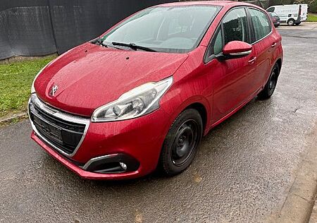 Peugeot 208 PureTech 82 Klima Sitzheizung Rentnerwagen