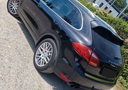 Porsche Cayenne Turbo Seitenschaden