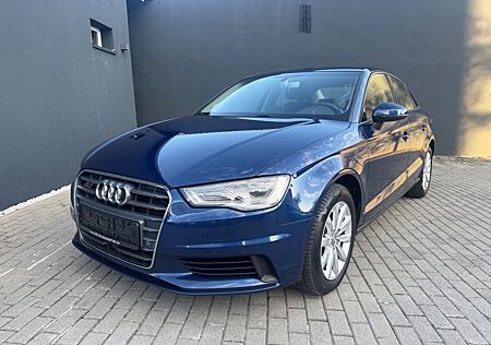 Audi A3 Lim.2.0TDI Attrac.QUAT/ACC/DSG/STNDHZ/LED/KAM