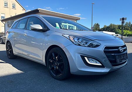 Hyundai i30 cw blue Style AUTOMATIK//KAMERA//AHK//S-HEFT