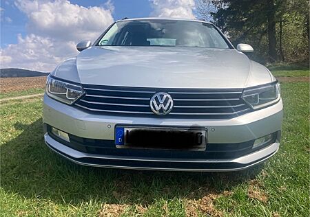 VW Passat Volkswagen 2.0 TDI, 150 PS, AHK, Nichtraucher