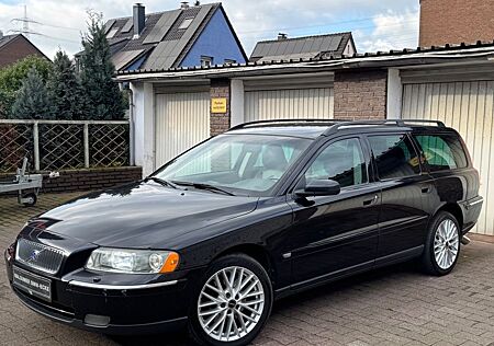 Volvo V70 2.5 T AWD Kinetic Aut 7-SITZ LEDER XENON SHZ