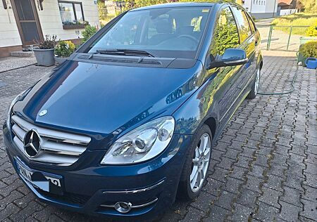 Mercedes-Benz B 150 -