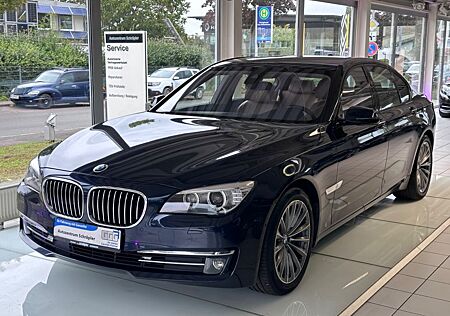 BMW 750i xDrive*2.HAND*S-HEFT*8xALU*KEYGO*KAMERA*TOP