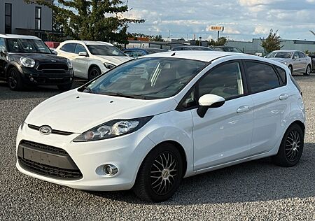 Ford Fiesta 1,3i Champions Edition Sitzheizung Navi