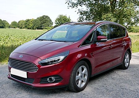 Ford S-Max 2,0 TDCi 132kW 4x4 Titanium PowerShift...