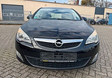 Opel Astra J Lim. 5-trg. Edition