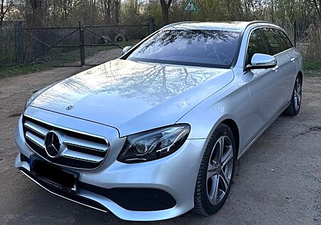 Mercedes-Benz E 250 E250 T 9G Avan. *GARANTIE*WIDE*360*MULTIB.*LEDER