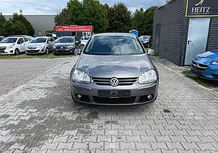 VW Golf Volkswagen V Lim. United