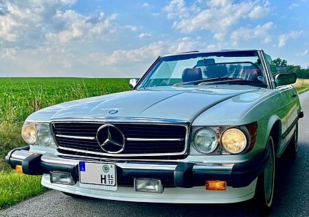 Mercedes-Benz 560 SL Cabrio R107
