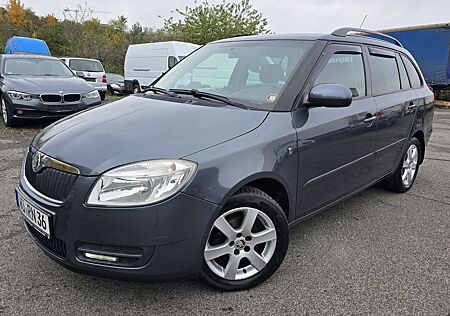 Skoda Fabia Combi 1.4l SAUBER"AHK"KLIMAAUT"PDC"SITZH