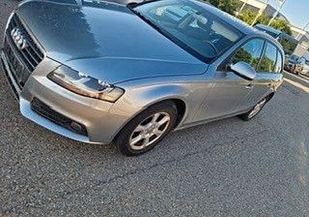 Audi A4 Avant Attraction TÜV 12/26