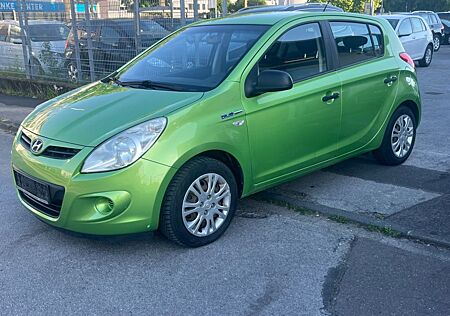 Hyundai i20 blue Trend KLIMAANLAGE EURO 5
