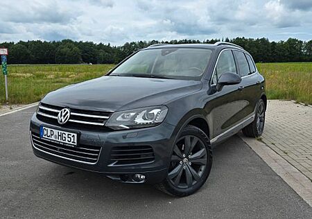 VW Touareg Volkswagen 3.0 V6 TDI Tiptr Exclusive BMot Tech...