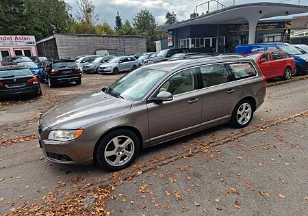 Volvo V70 Kombi Summum AWD*1HAND*-SH