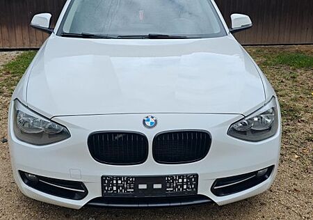 BMW 114i Sport Line / M Paket / 8fach bereift