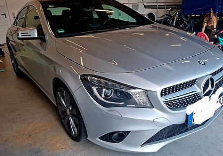 Mercedes-Benz CLA 200 Urban Urban