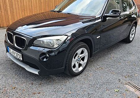 BMW X1 xDrive20d/AUTOMATIK/NAVI/XENON/LEDER/SHZ/AHK