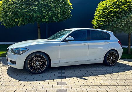 BMW 114i Limousine 5 Türer |ALU|KLIMA|PDC|SHZ|USB|DE