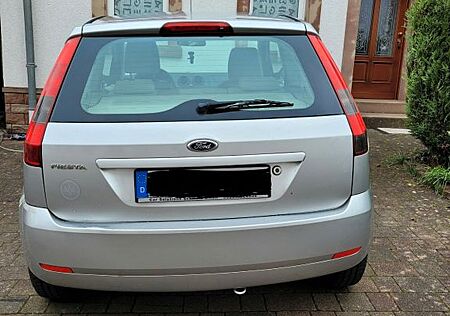 Ford Fiesta 1.4 16V Ghia
