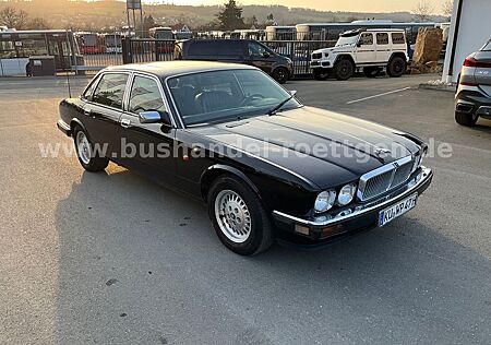 Jaguar XJ40