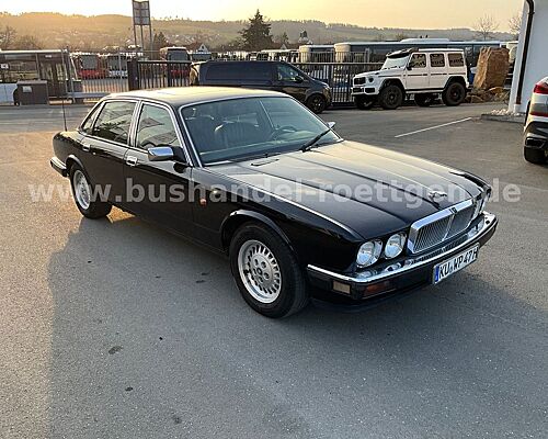 Jaguar XJ40