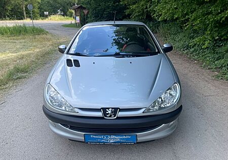 Peugeot 206 CC. Tüv Neu