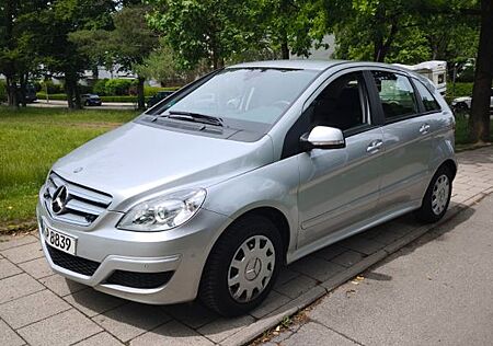 Mercedes-Benz B 180 Autotronic -