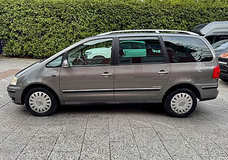 VW Sharan Volkswagen 2.0 TDI United *7-Sitzer*Navi*AHK*1.Hand*