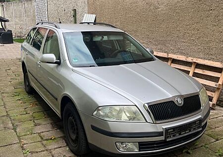 Skoda Octavia Combi 1.6 Ambiente Ambiente